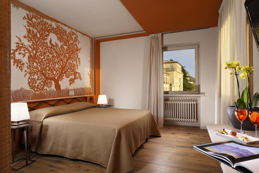 Titano Suites San Marino Oda fotoğraf