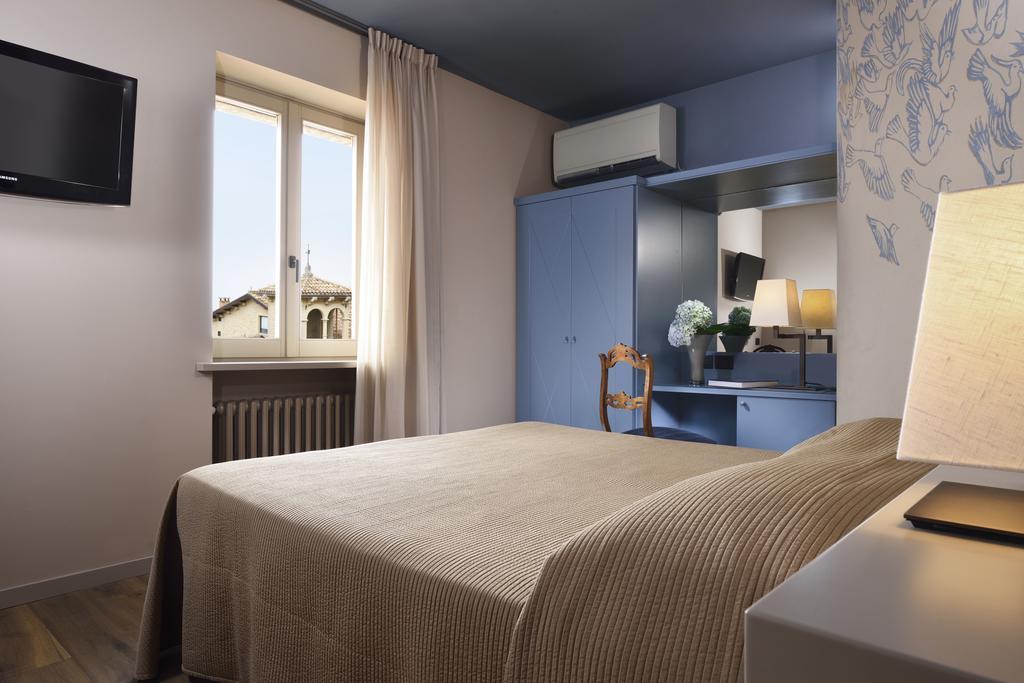 Titano Suites San Marino Oda fotoğraf