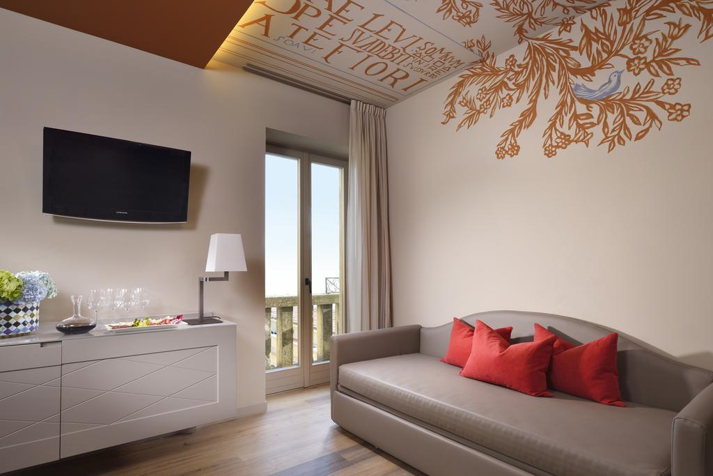 Titano Suites San Marino Oda fotoğraf