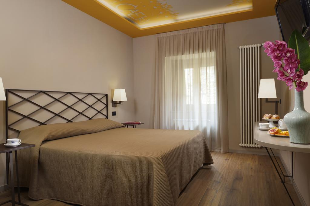 Titano Suites San Marino Oda fotoğraf